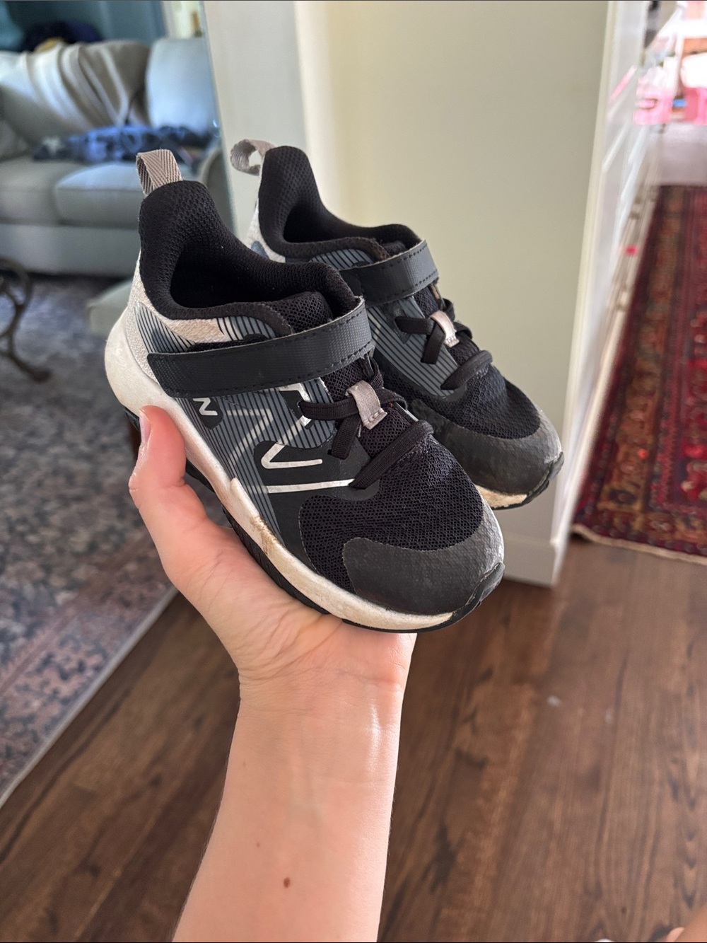 New balance sneakers toddler 8.5